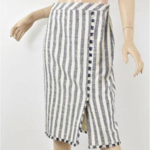 Banana Republic Dresses & Skirts - Banana Republic navy and cream striped linen style lined high waist pencil skirt